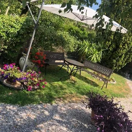 Alojamento de Acomodação e Pequeno-almoço Antico Borgo Leone 4*